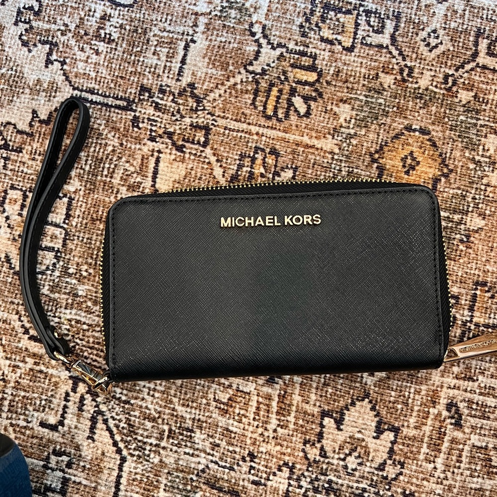 Michael Kors Black Jet Set Travel Wristlet